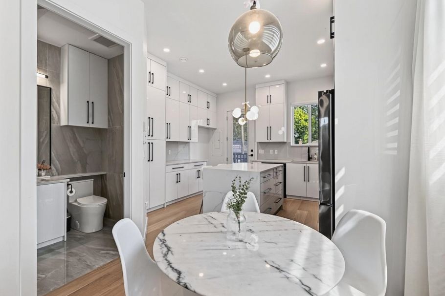 2977 E 42nd Avenue Vancouver, BC - 10