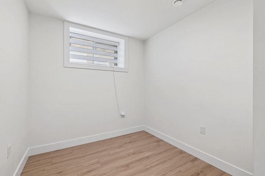 2977 E 42nd Avenue Vancouver, BC - 25