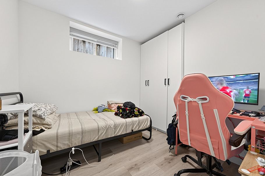 5835 Clarendon Street Vancouver, BC - 24