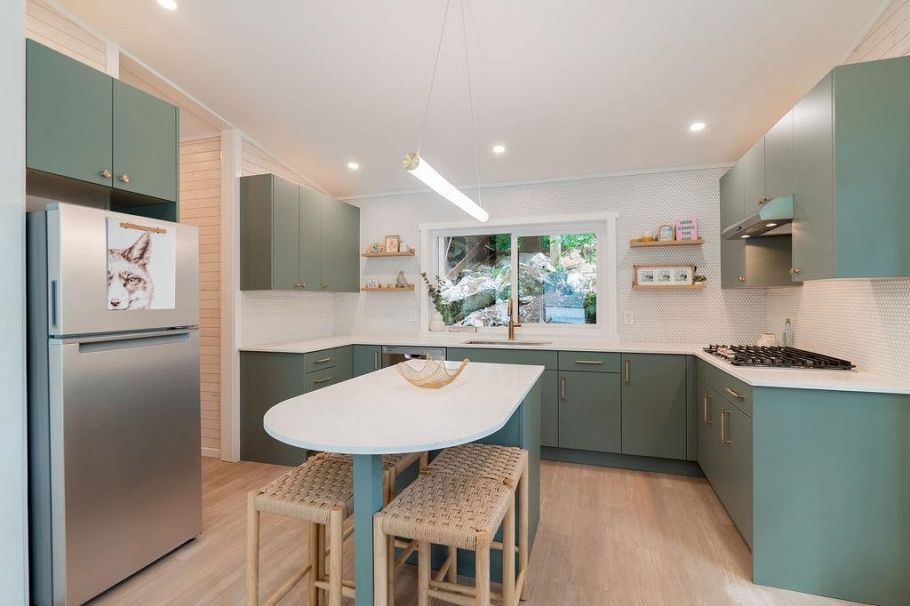 14 E Croker Island North Vancouver, BC - 9
