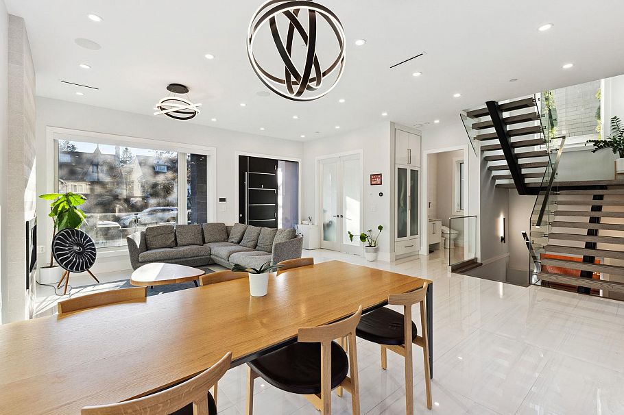 4437 W 13th Avenue Vancouver, BC - 5