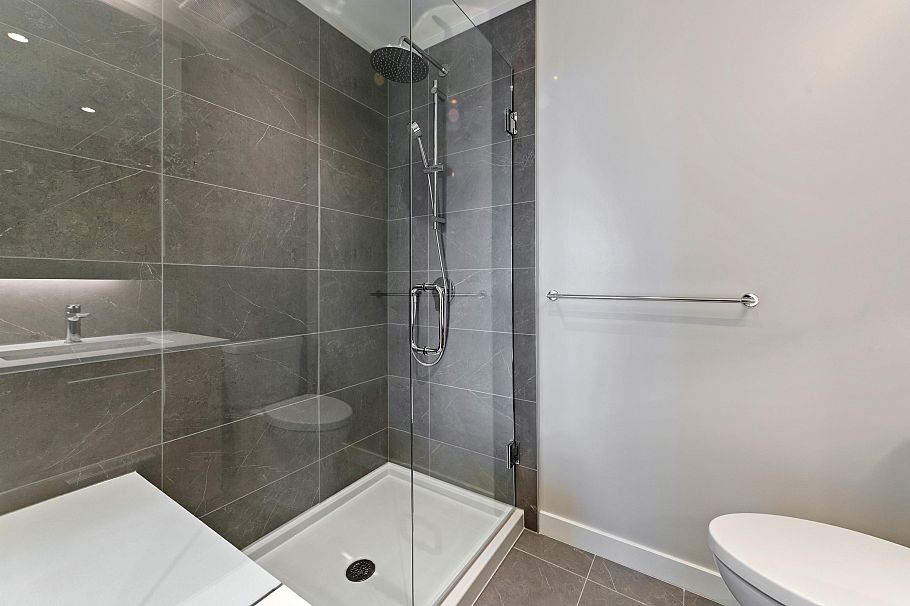 602 110 E 17th Street North Vancouver, BC - 24