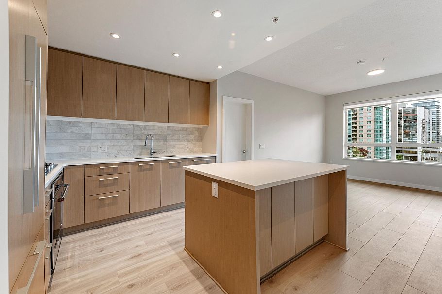 602 110 E 17th Street North Vancouver, BC - 5