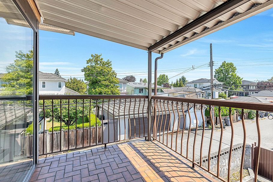 2718 W 19th Avenue Vancouver, BC - 24