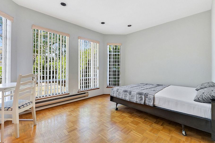 2718 W 19th Avenue Vancouver, BC - 29