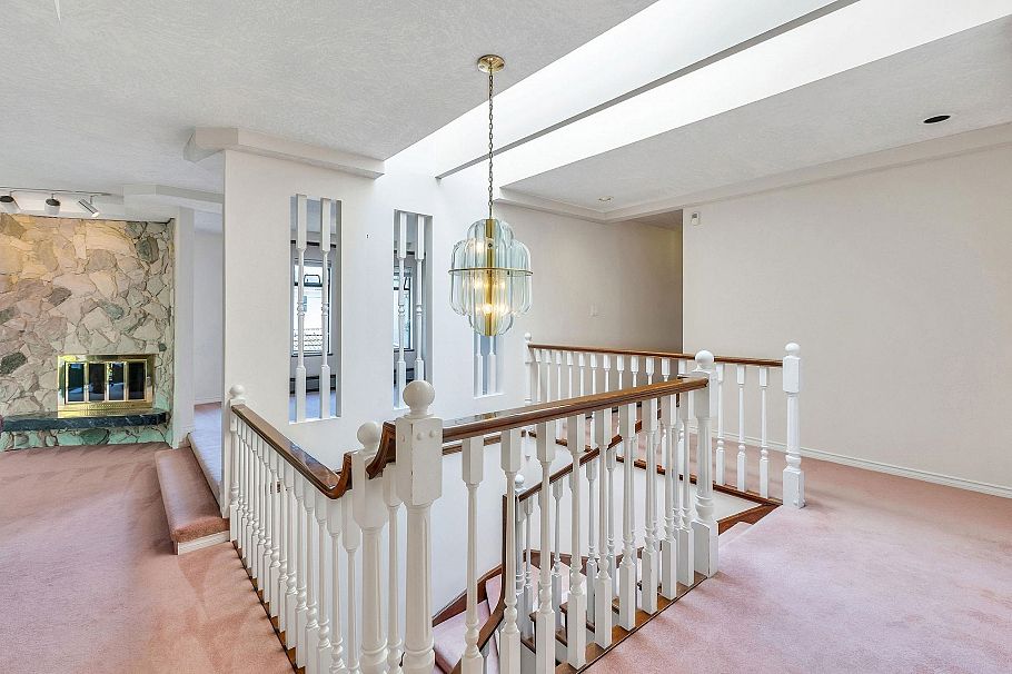 2718 W 19th Avenue Vancouver, BC - 4