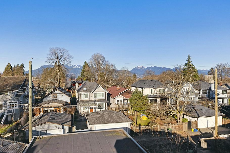 4437 W 13th Avenue Vancouver, BC - 36