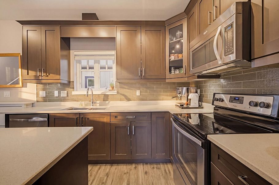 215 2273 Triumph Street Vancouver, BC - 15