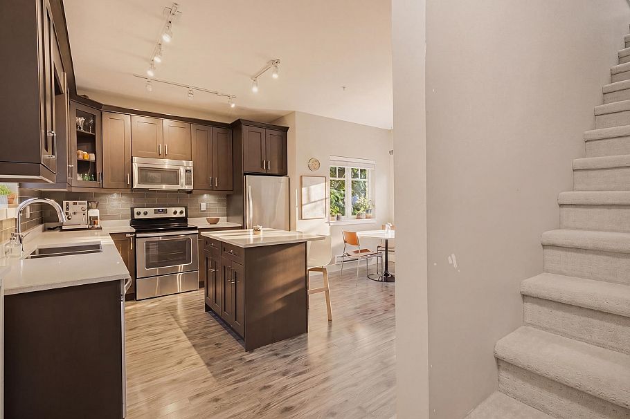 215 2273 Triumph Street Vancouver, BC - 21