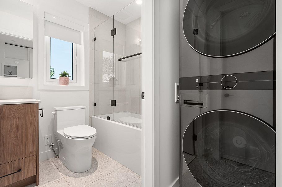 1 2240 E 40th Avenue Vancouver, BC - 25