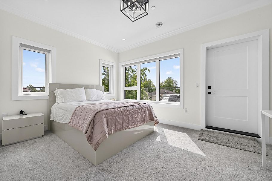 5835 Clarendon Street Vancouver, BC - 11