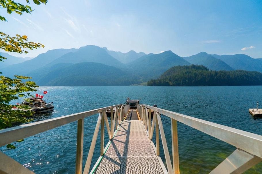 29 E Croker Island North Vancouver, BC - 1
