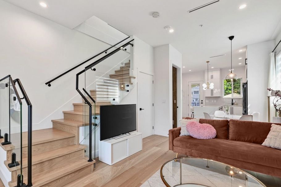2977 E 42nd Avenue Vancouver, BC - 7