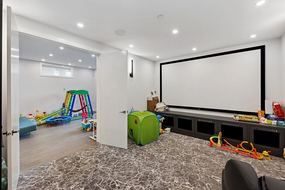 4437 W 13th Avenue Vancouver, BC - 27