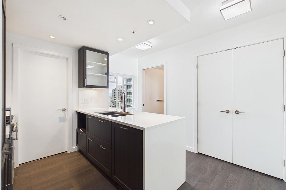 2202 5515 Boundary Road Vancouver, BC - 9