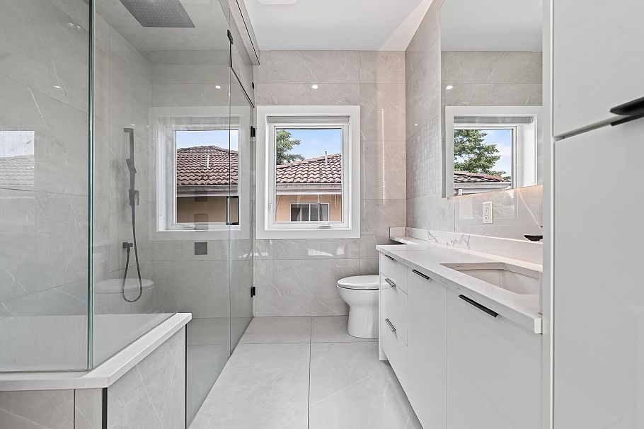 5835 Clarendon Street Vancouver, BC - 12