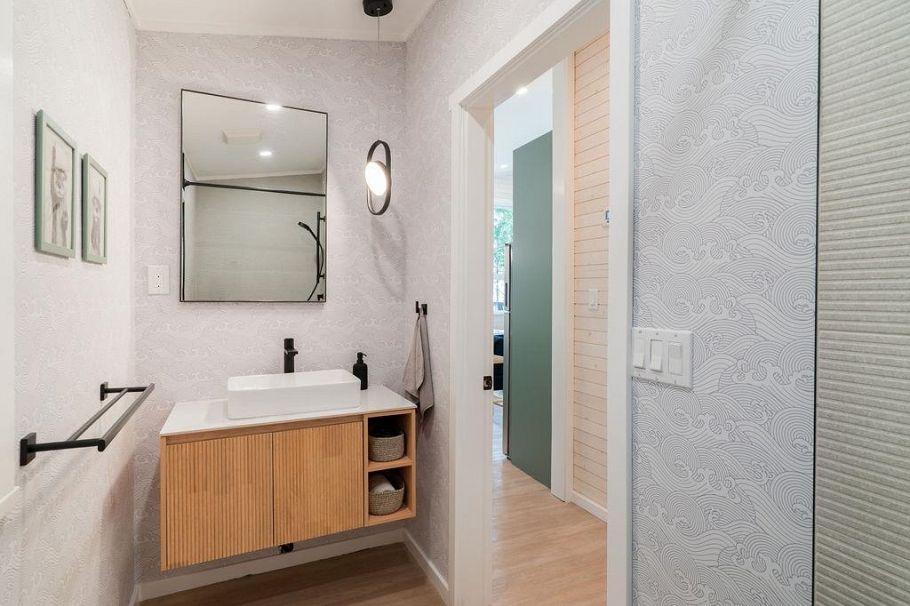 14 E Croker Island North Vancouver, BC - 23