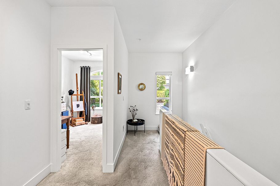 2 258 W 14th Street North Vancouver, BC - 16