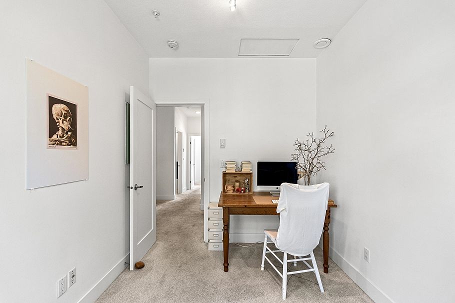 2 258 W 14th Street North Vancouver, BC - 18