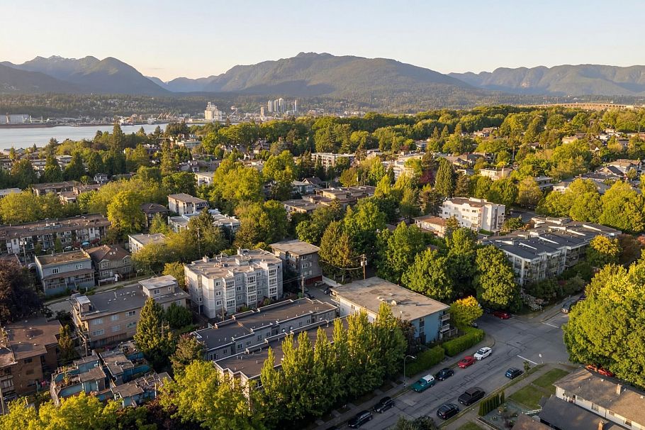 215 2273 Triumph Street Vancouver, BC - 39