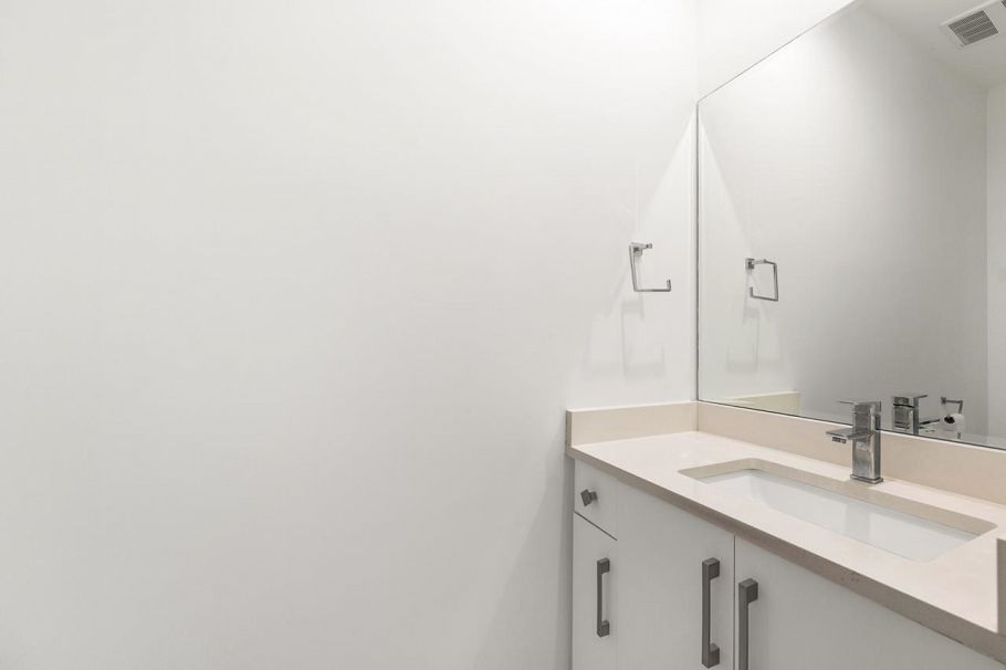 5043 Chambers Street Vancouver, BC - 16