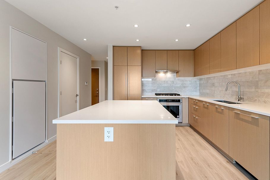602 110 E 17th Street North Vancouver, BC - 8