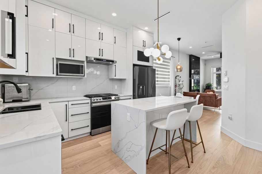 2977 E 42nd Avenue Vancouver, BC - 12