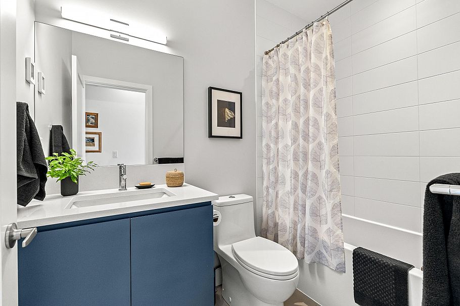 2 258 W 14th Street North Vancouver, BC - 19