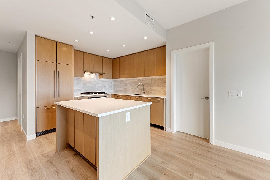 602 110 E 17th Street North Vancouver, BC - 7