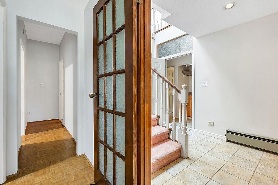 2718 W 19th Avenue Vancouver, BC - 25