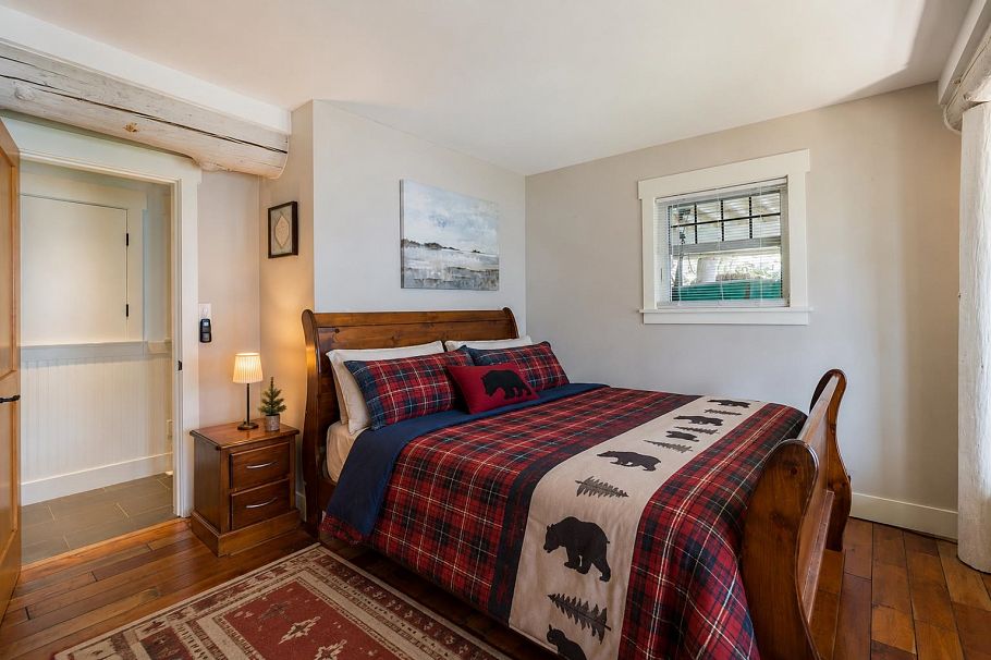 29 E Croker Island North Vancouver, BC - 24