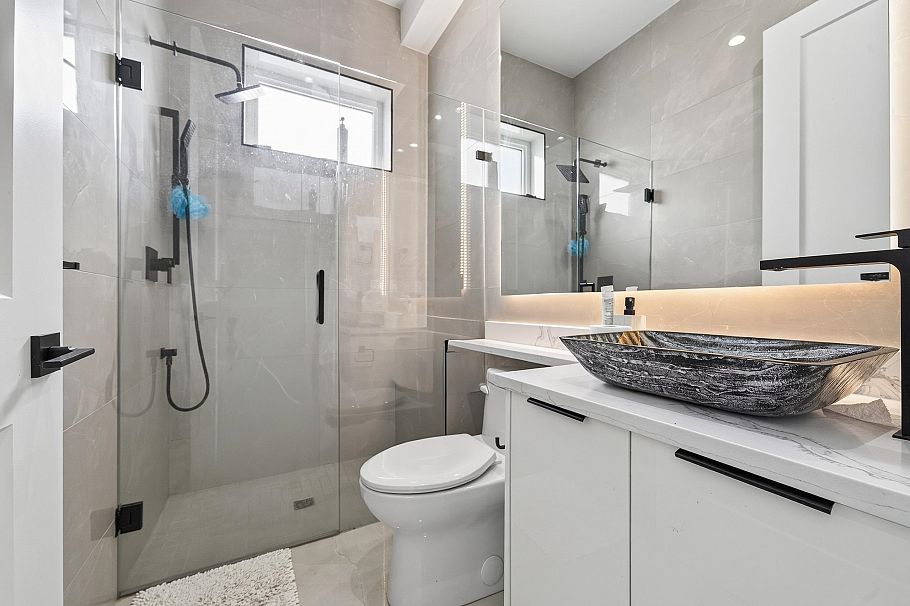 5835 Clarendon Street Vancouver, BC - 10