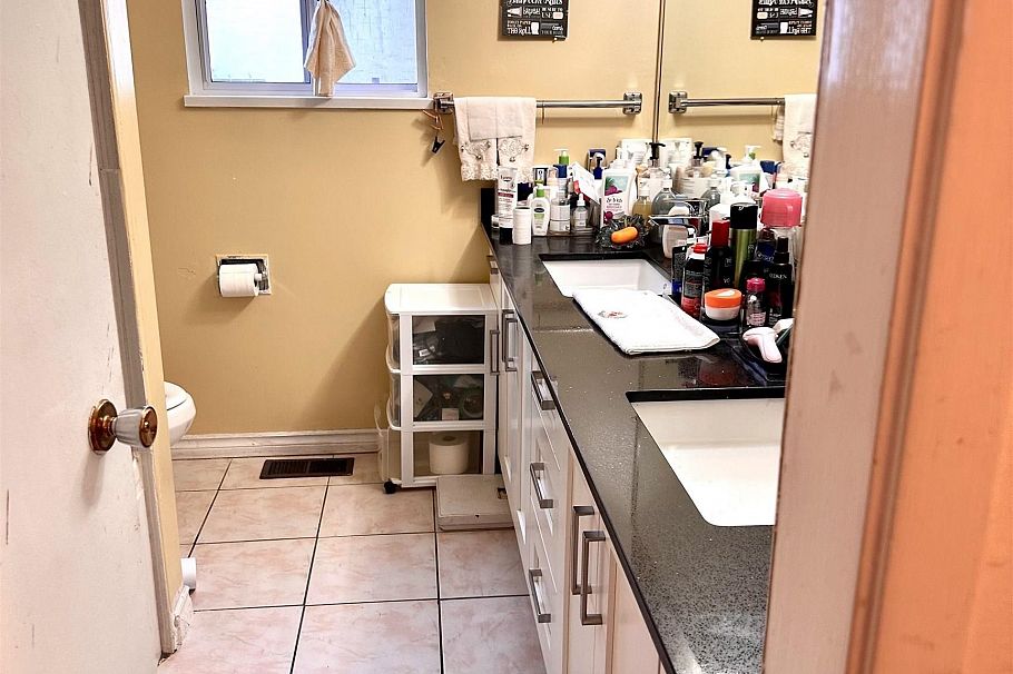 6915 Beatrice Street Vancouver, BC - 15