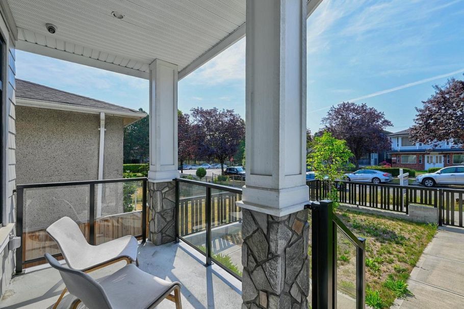2977 E 42nd Avenue Vancouver, BC - 3
