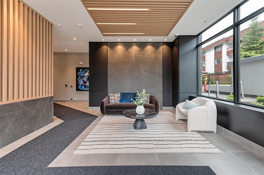 602 110 E 17th Street North Vancouver, BC - 2