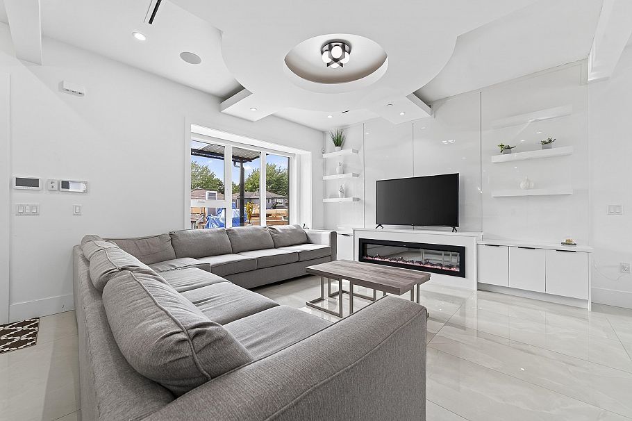 5835 Clarendon Street Vancouver, BC - 5