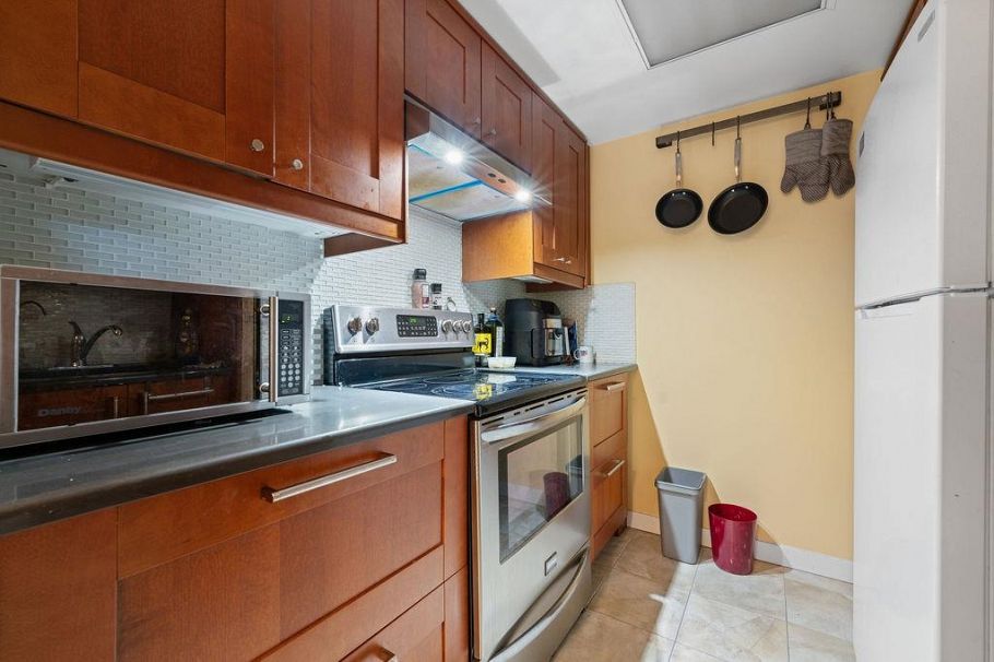 404 238 Alvin Narod Mews Vancouver, BC - 12