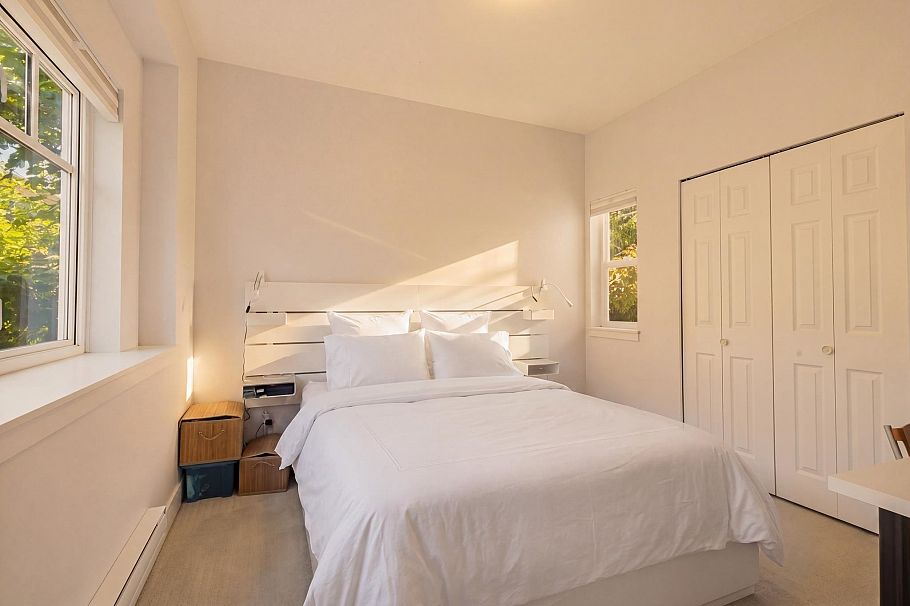 215 2273 Triumph Street Vancouver, BC - 25