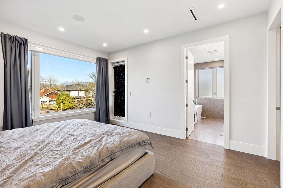 4437 W 13th Avenue Vancouver, BC - 23