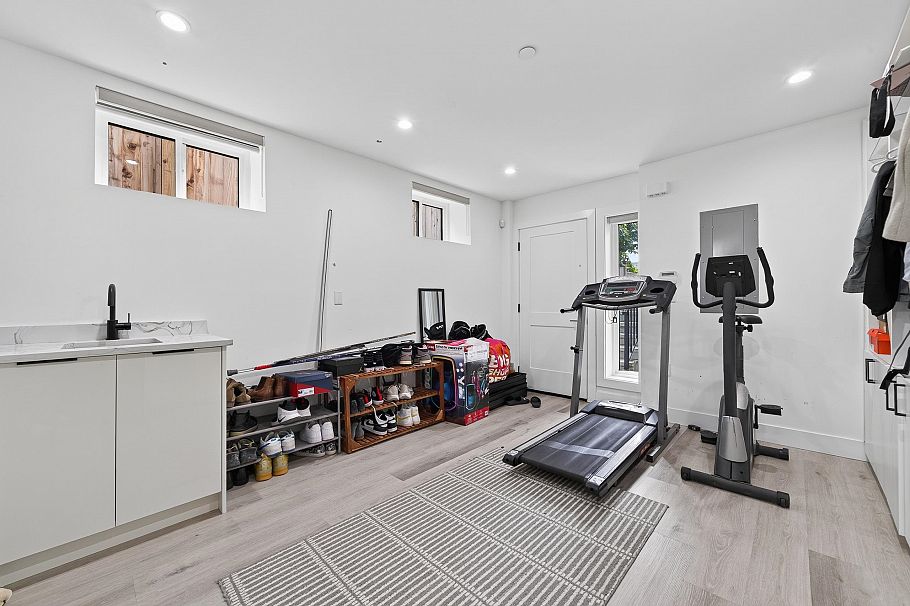 5835 Clarendon Street Vancouver, BC - 21
