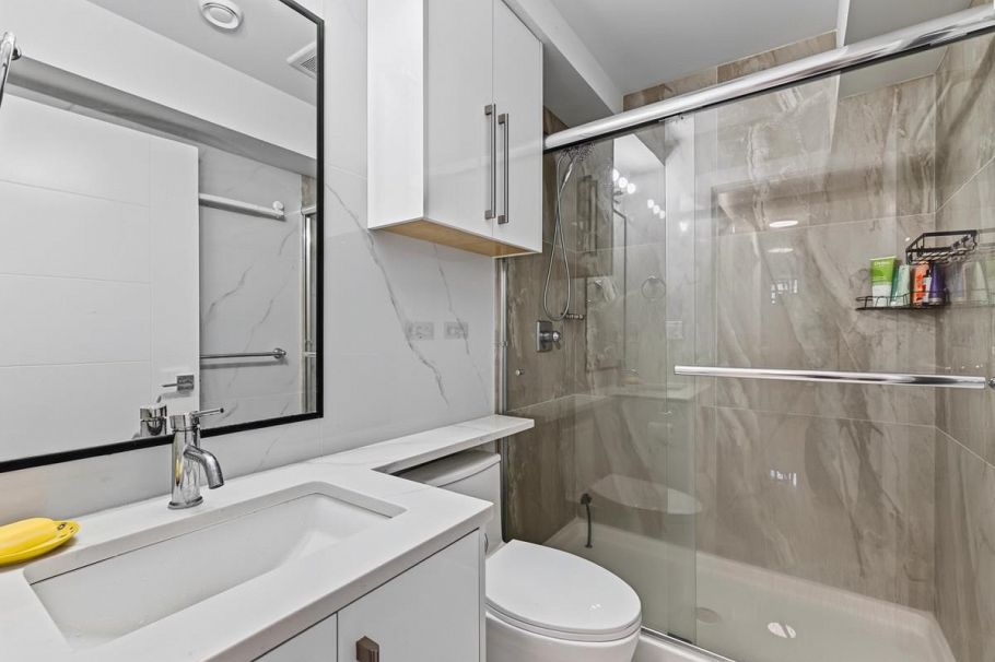 2977 E 42nd Avenue Vancouver, BC - 27