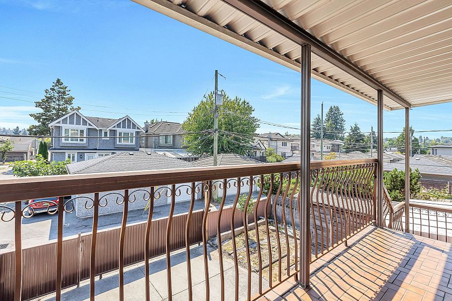 2718 W 19th Avenue Vancouver, BC - 23