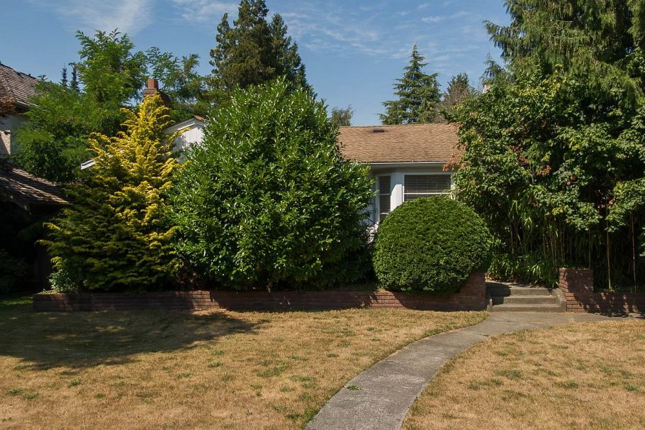 2677 W 35th Avenue Vancouver, BC - 9