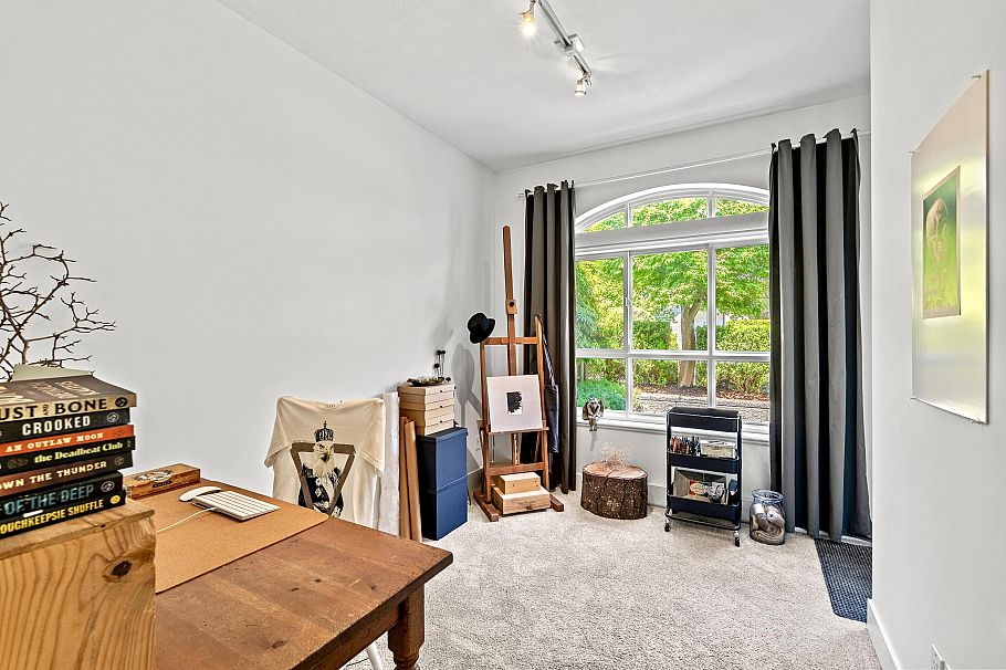 2 258 W 14th Street North Vancouver, BC - 17