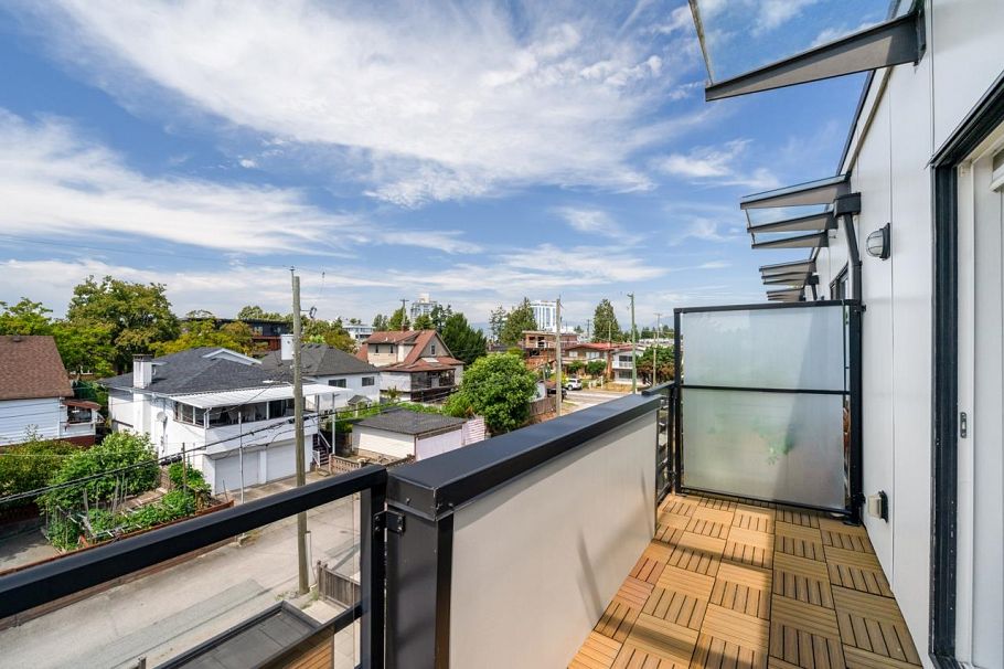 5043 Chambers Street Vancouver, BC - 21