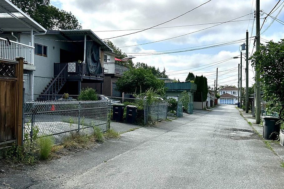 6915 Beatrice Street Vancouver, BC - 17