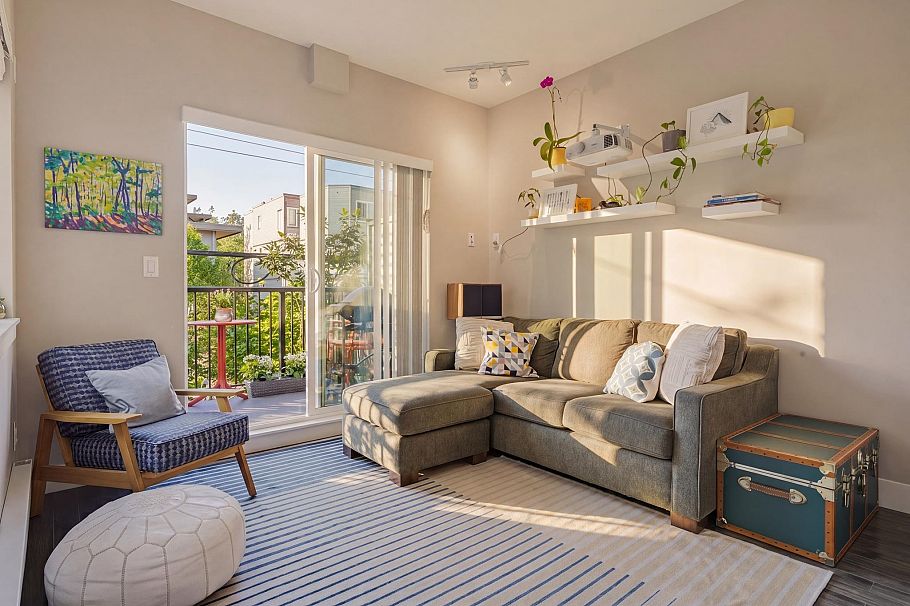 215 2273 Triumph Street Vancouver, BC - 4