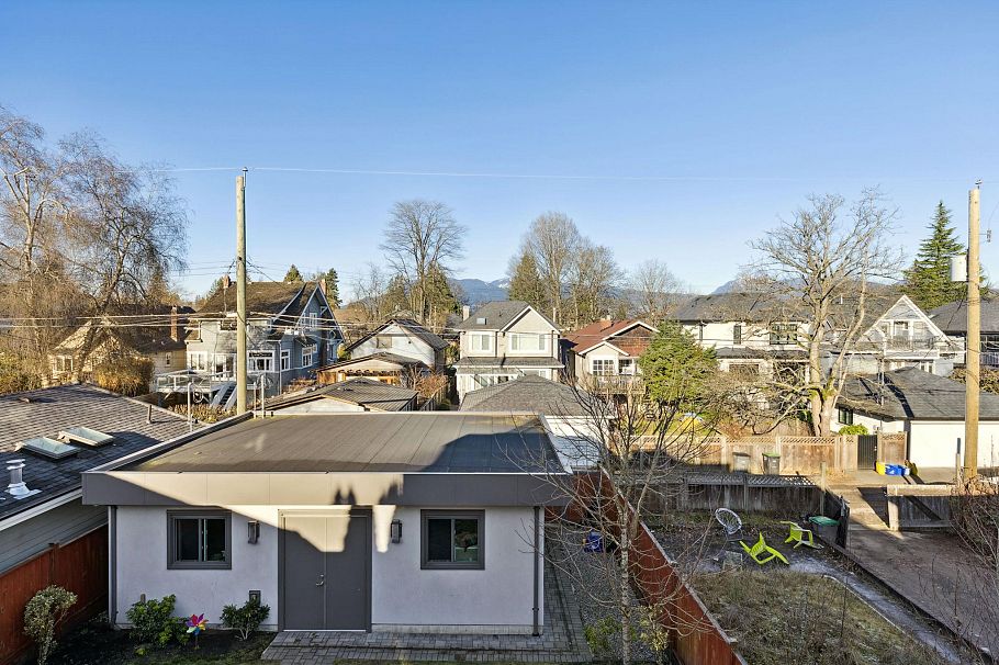 4437 W 13th Avenue Vancouver, BC - 29