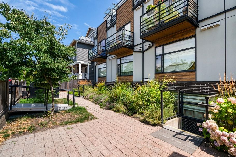 5043 Chambers Street Vancouver, BC - 26