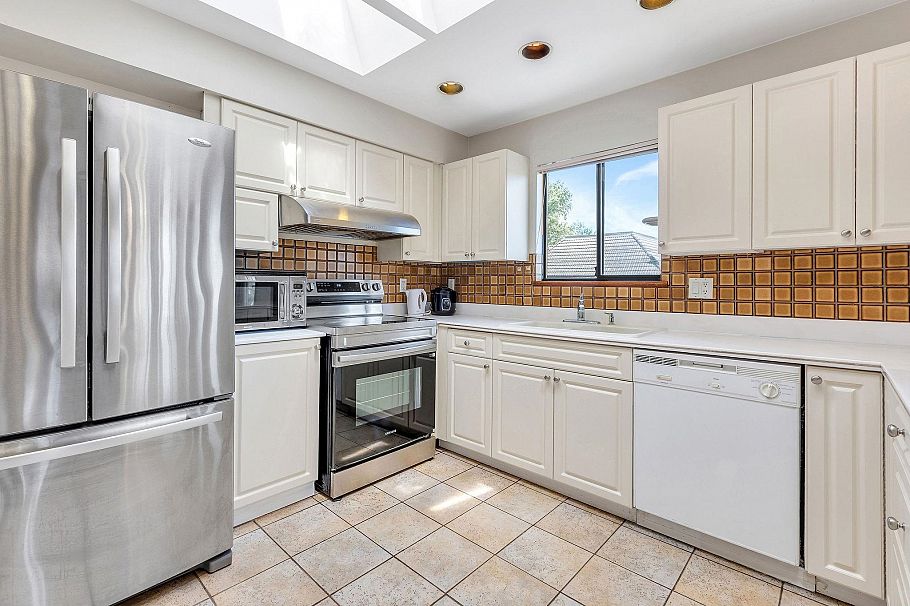 2718 W 19th Avenue Vancouver, BC - 7